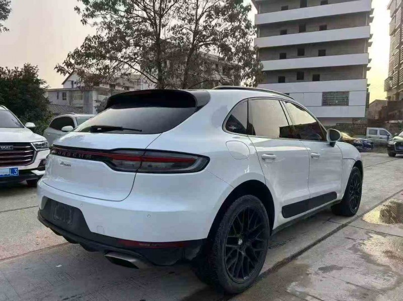 张家界19年保时捷Macan5