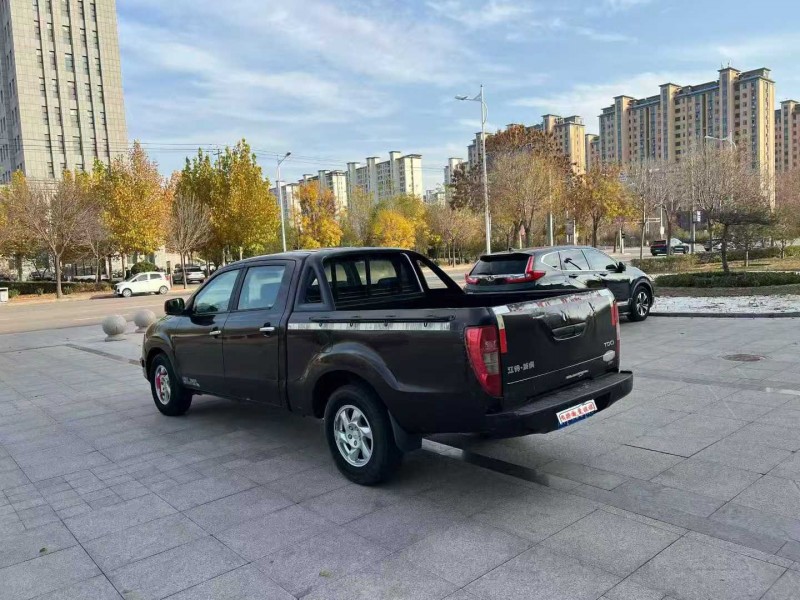 沧州17年江铃域虎4