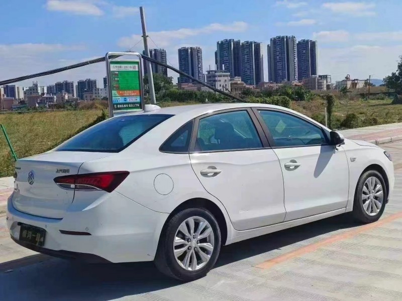 广州19年别克英朗5