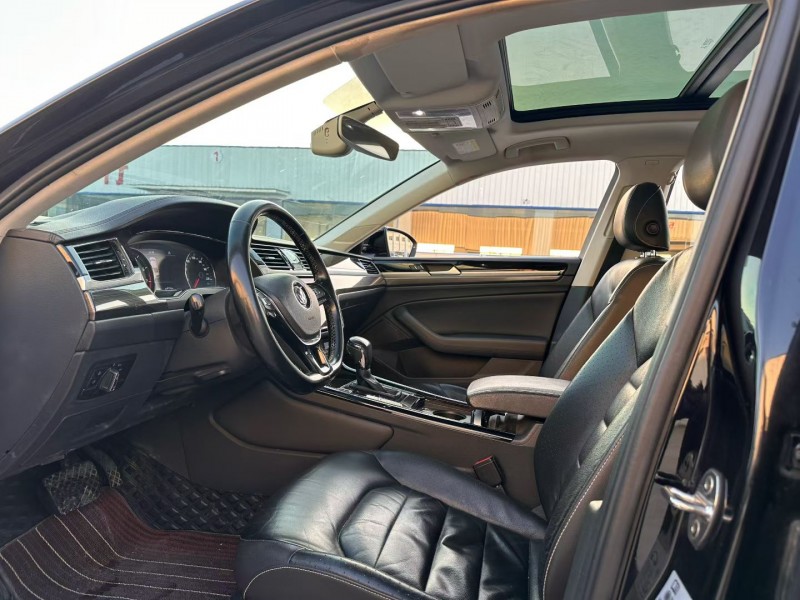 襄阳19年大众辉昂4