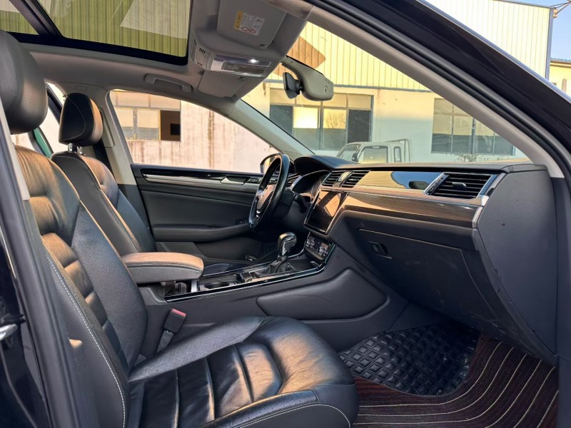 襄阳19年大众辉昂5