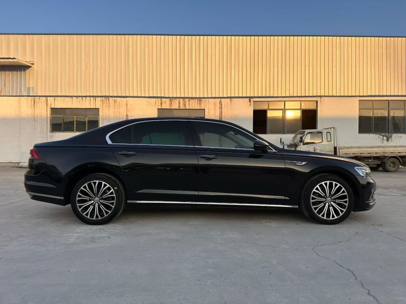 襄阳19年大众辉昂8