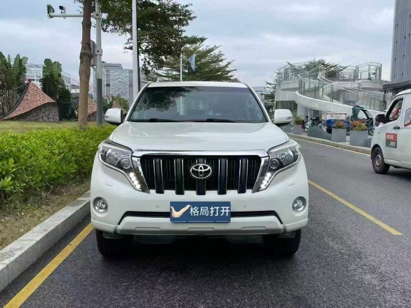 广州17年丰田普拉多1