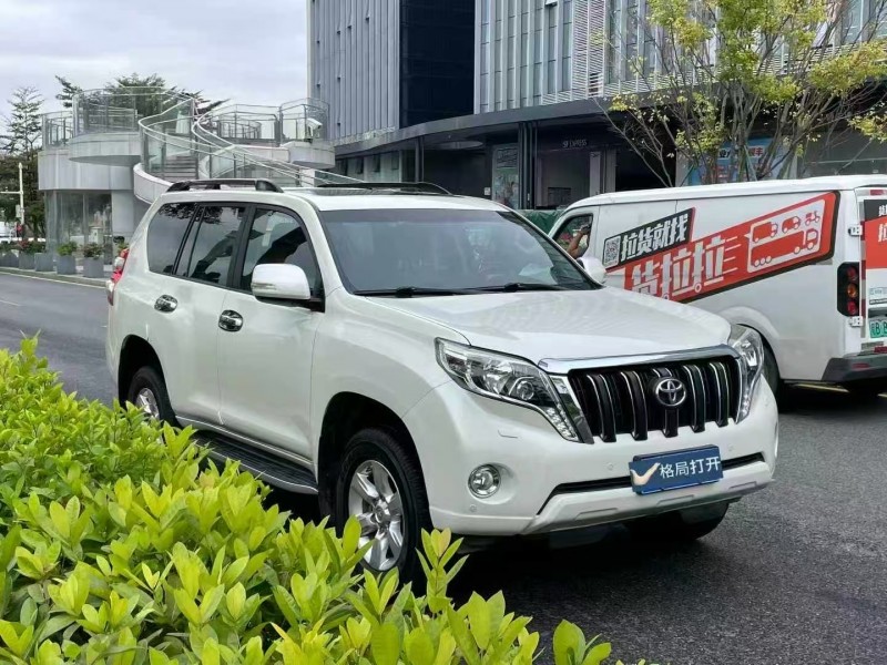 广州17年丰田普拉多2
