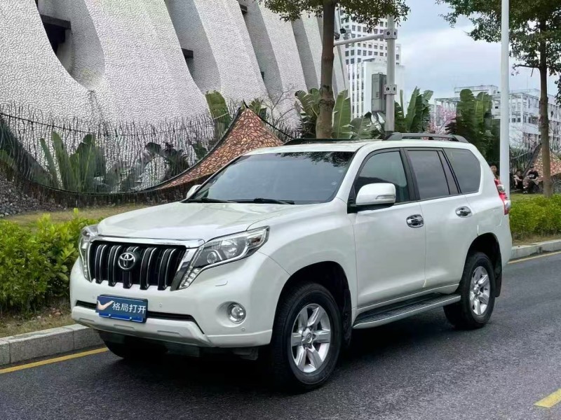 广州17年丰田普拉多3