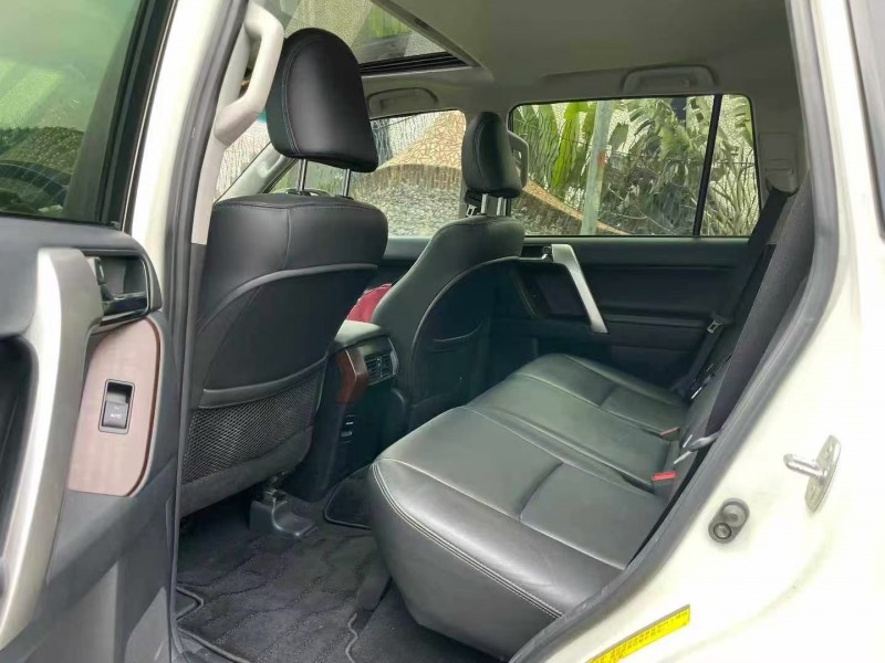 广州17年丰田普拉多5