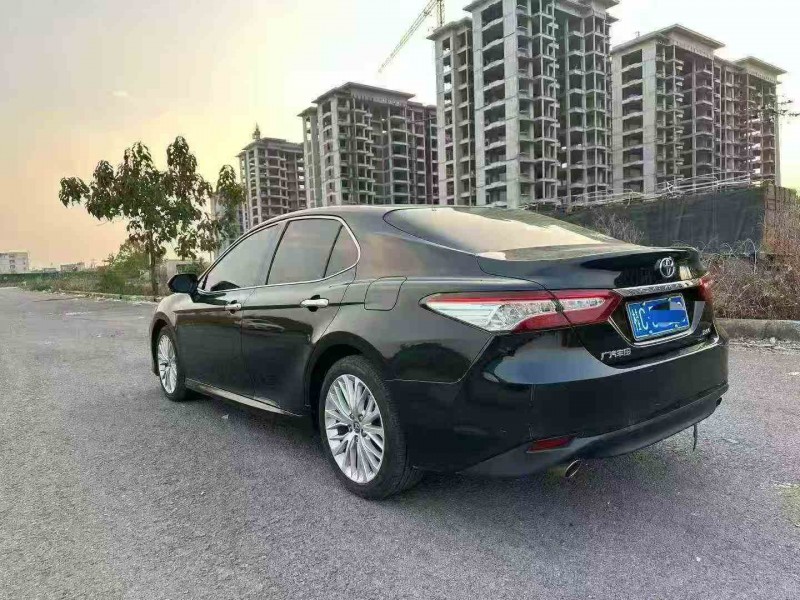 柳州19年丰田凯美瑞7