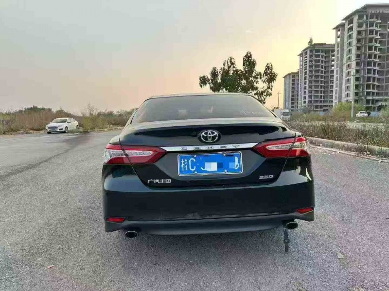 柳州19年丰田凯美瑞8