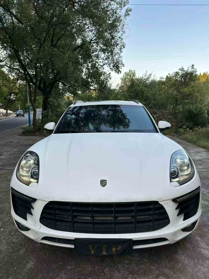 张家界16年保时捷Macan1