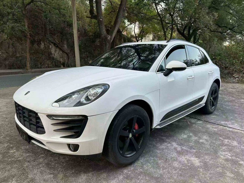 张家界16年保时捷Macan3