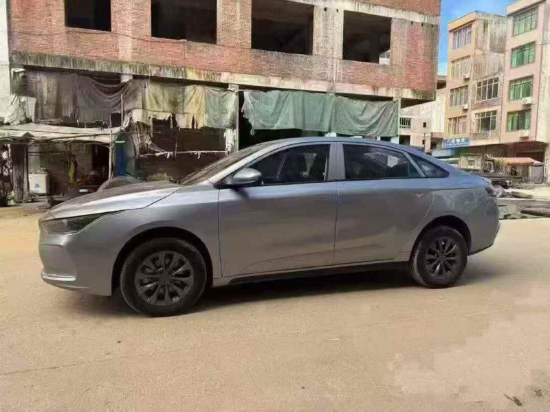 柳州24年吉利几何3