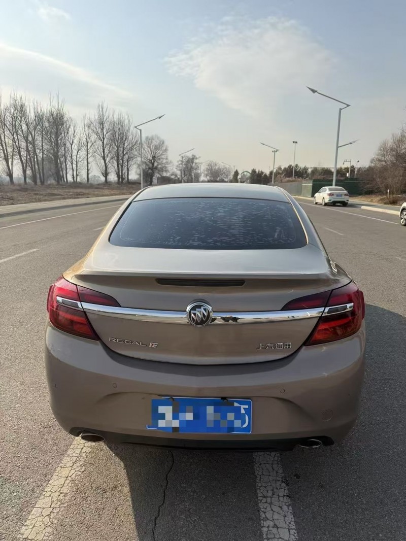 呼和浩特17年别克君威8