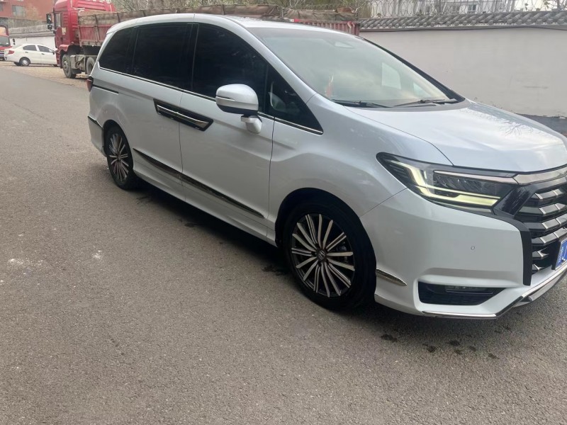 青岛24年本田艾力绅3