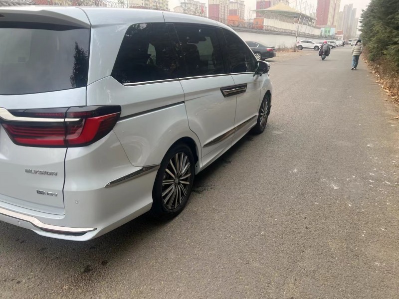 青岛24年本田艾力绅4