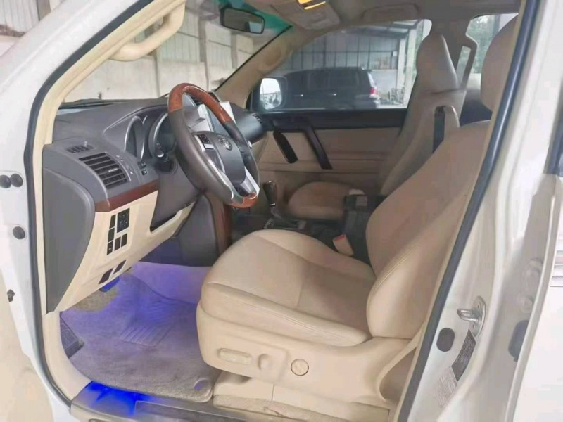 广州18年丰田普拉多4