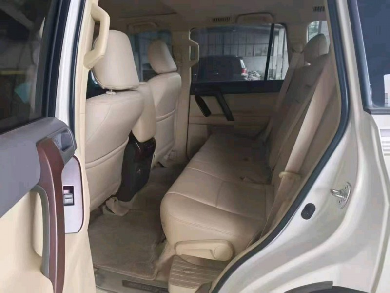 广州18年丰田普拉多6