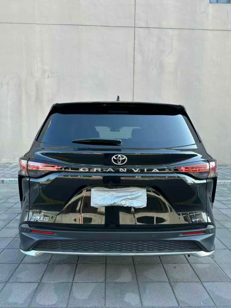 营口25年丰田格兰维亚8