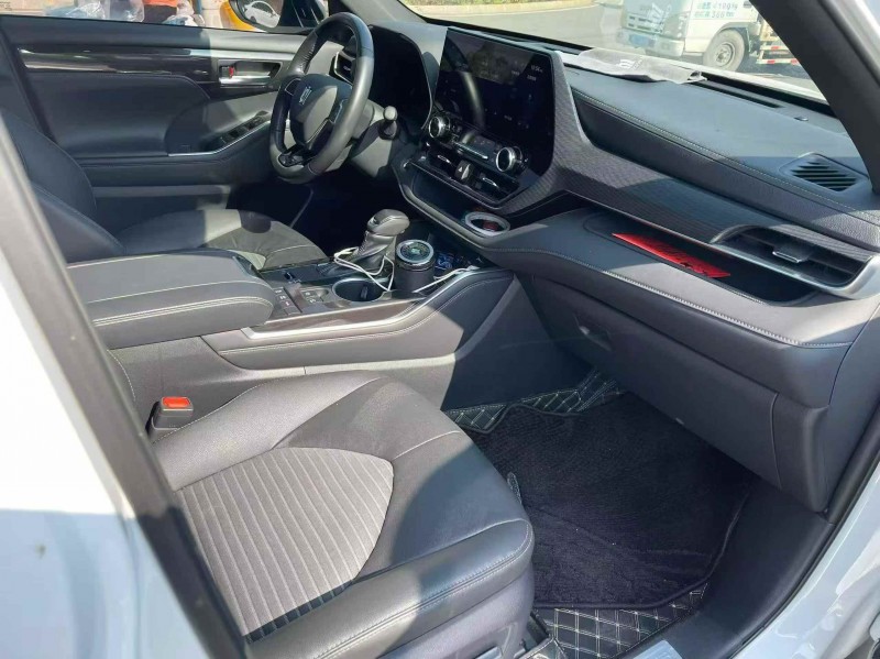 南昌24年丰田皇冠3