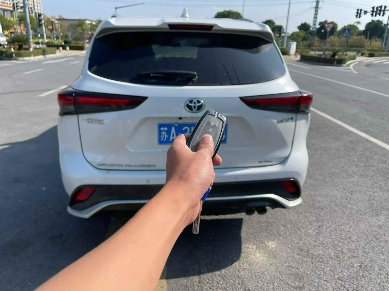 南昌24年丰田皇冠9