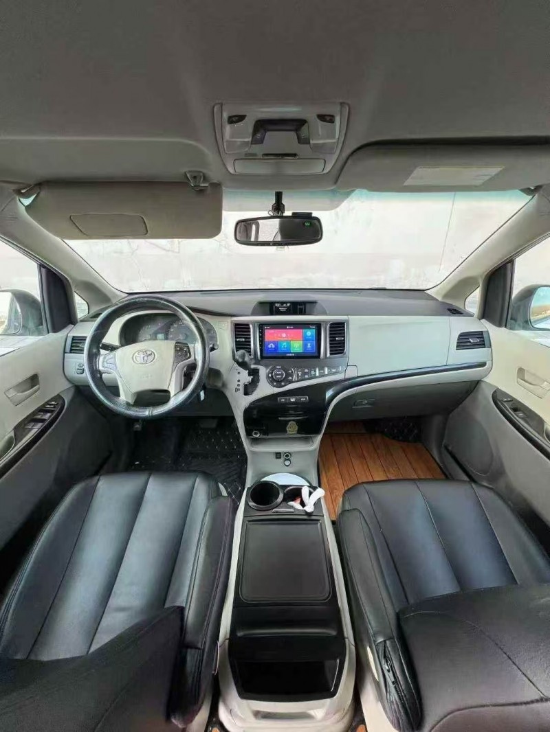 营口15年丰田塞纳6