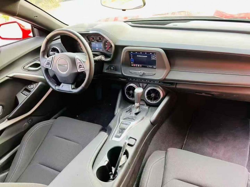 淄博25年雪佛兰科迈罗4