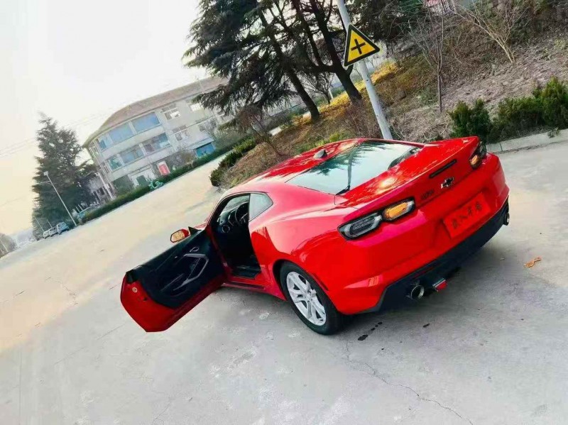 淄博25年雪佛兰科迈罗8