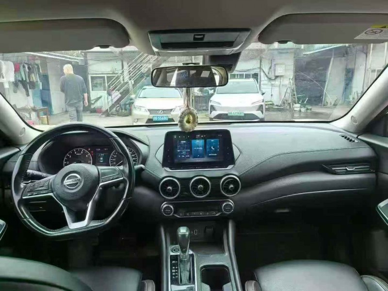 张家界20年日产轩逸4