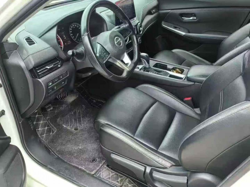 张家界20年日产轩逸5