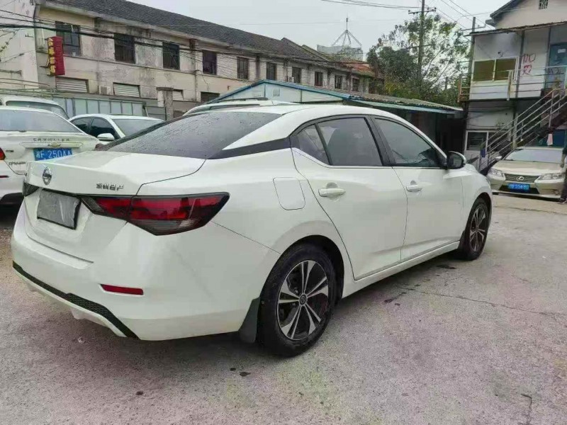 张家界20年日产轩逸7