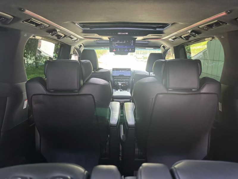 吉林22年雷克萨斯LM雷尔法4