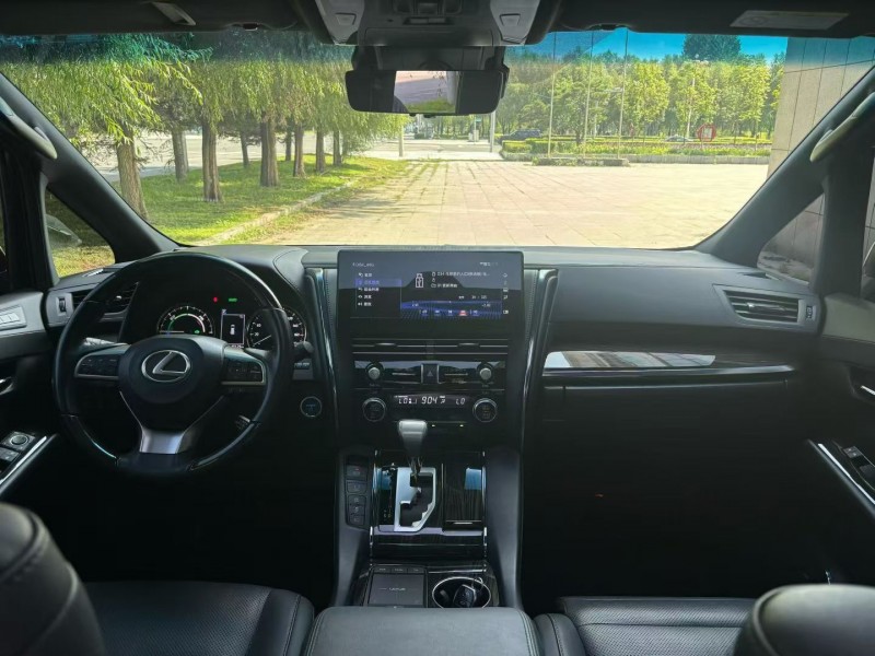 吉林22年雷克萨斯LM雷尔法5