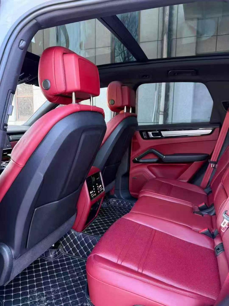 吉林23年保时捷卡宴4