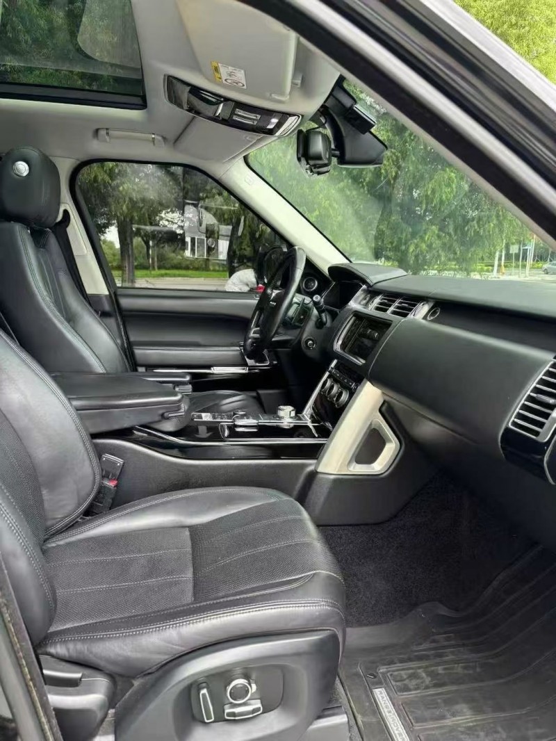 吉林16年路虎揽胜行政3