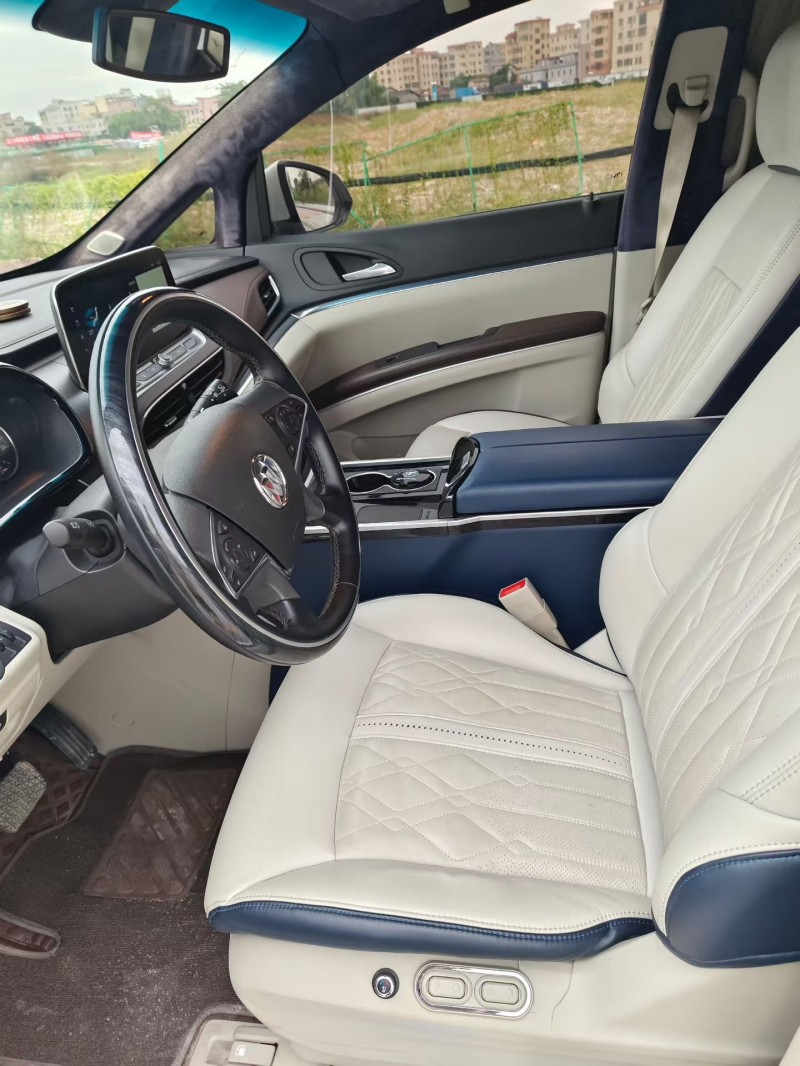 广州21年别克GL84