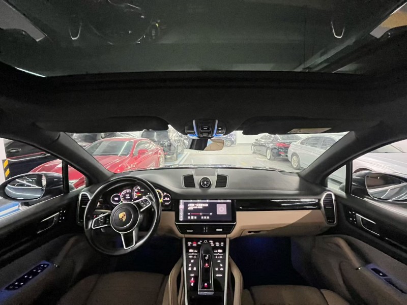 深圳19年保时捷卡宴5