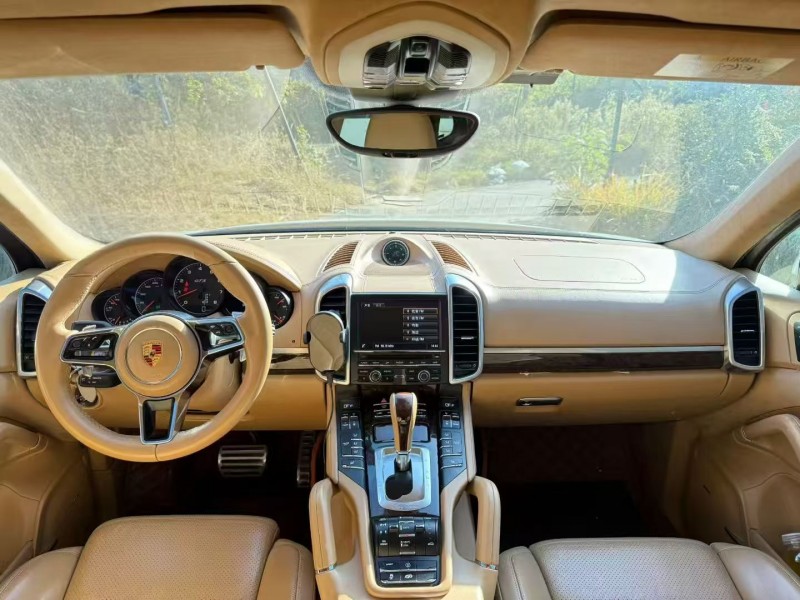 宜昌16年保时捷卡宴4