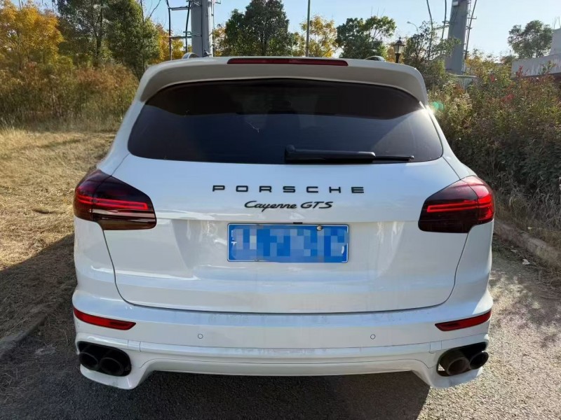 宜昌16年保时捷卡宴8