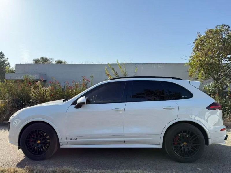 宜昌16年保时捷卡宴9