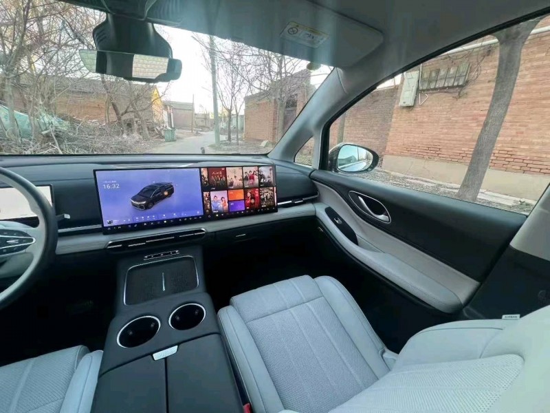 沧州25年岚图汽车梦想家4