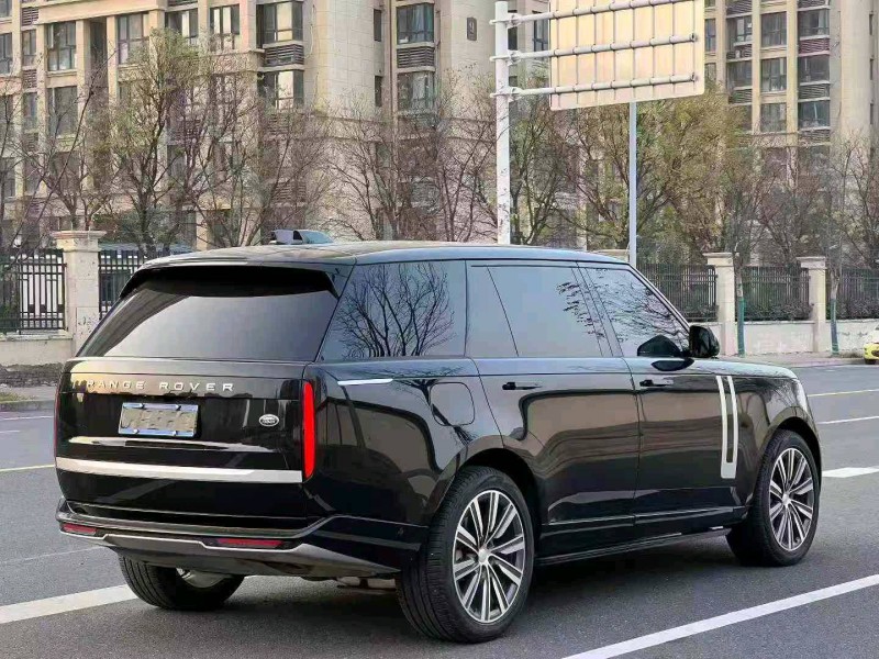 郑州25年路虎揽胜8