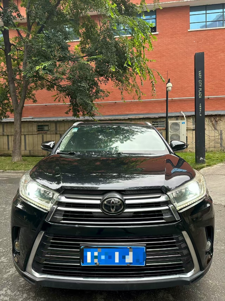 成都18年丰田汉兰达1