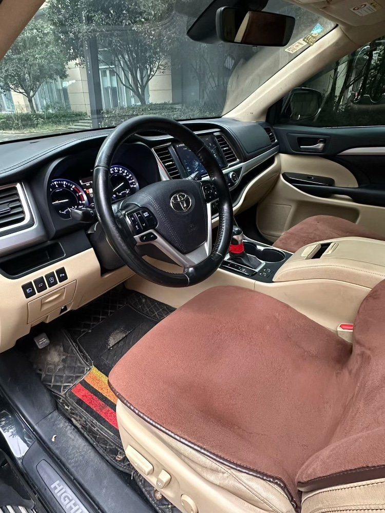 成都18年丰田汉兰达4