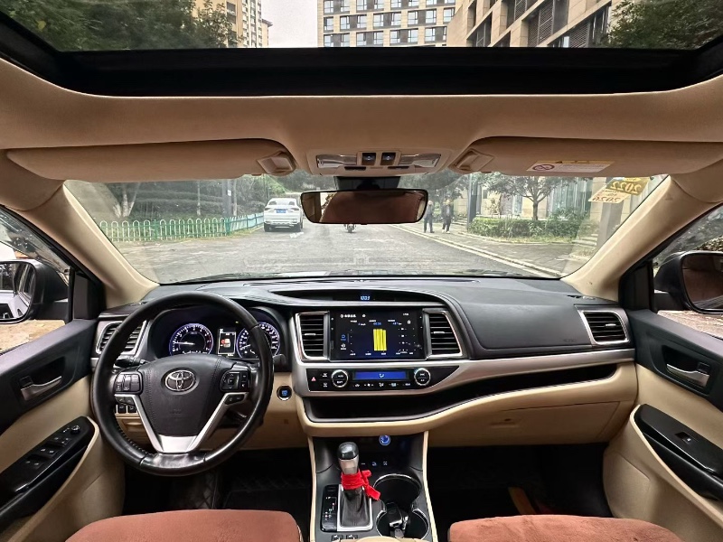 成都18年丰田汉兰达5