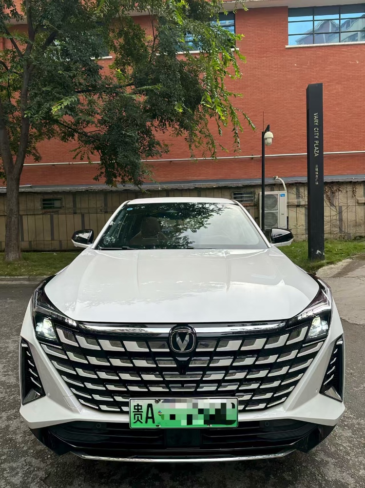 成都25年长安汽车UNI1