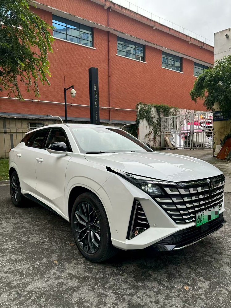 成都25年长安汽车UNI3