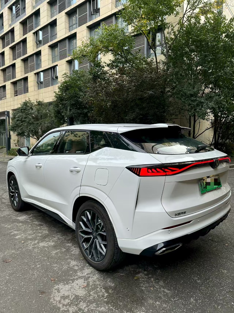 成都25年长安汽车UNI7