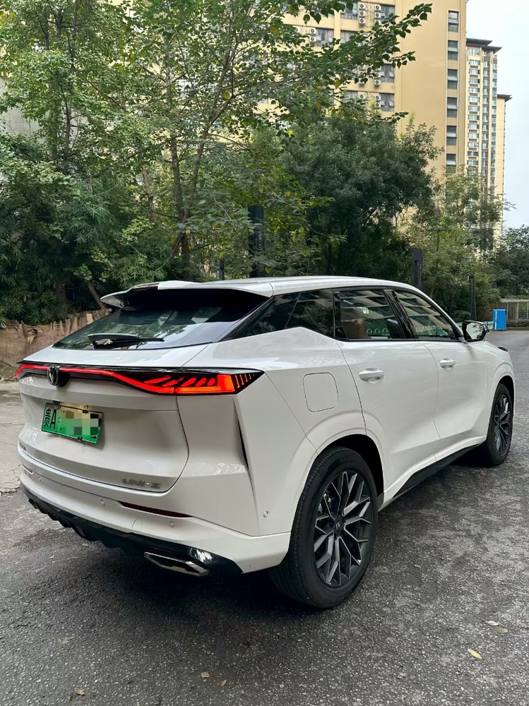 成都25年长安汽车UNI9