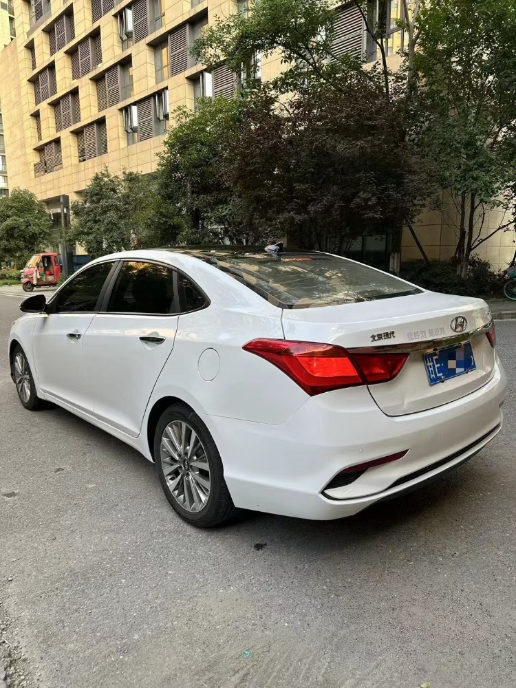 成都20年现代名图7