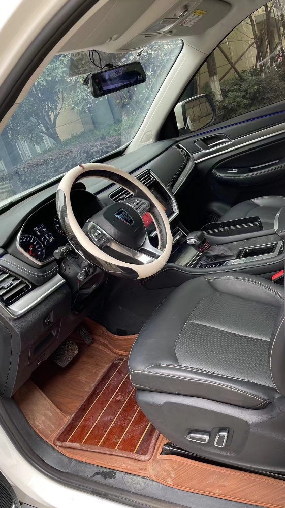 成都22年荣威RX84