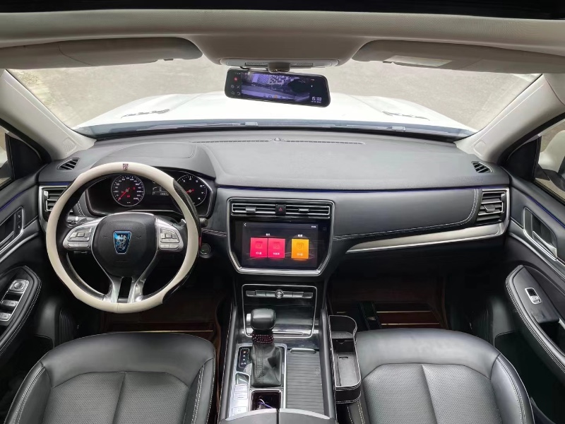 成都22年荣威RX85